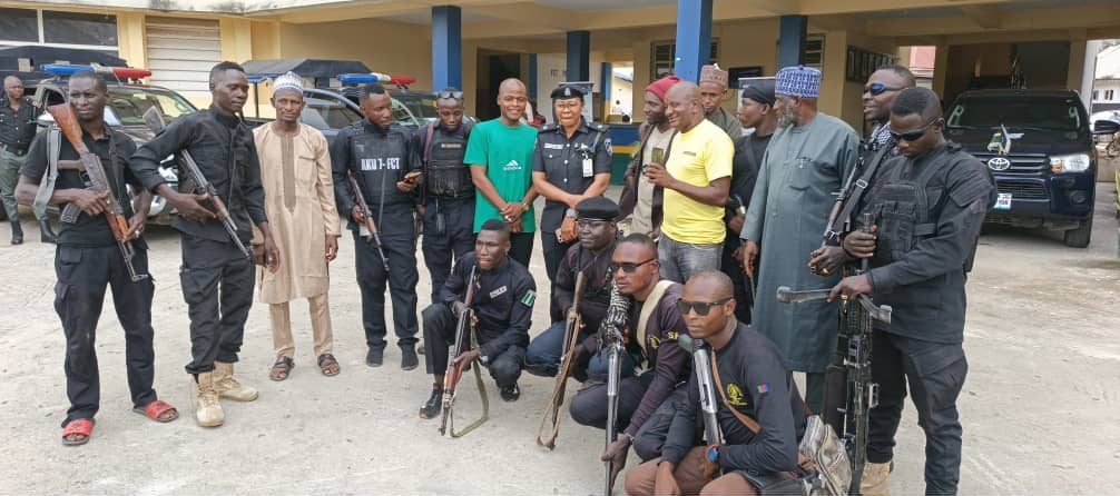 Nigerian Police Force Joins Forces with Vigilante Group of Nigeria to Combat Kidnapping